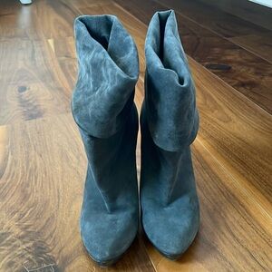 Gucci Dark Gray Suede Platform Boots Excellent Condition